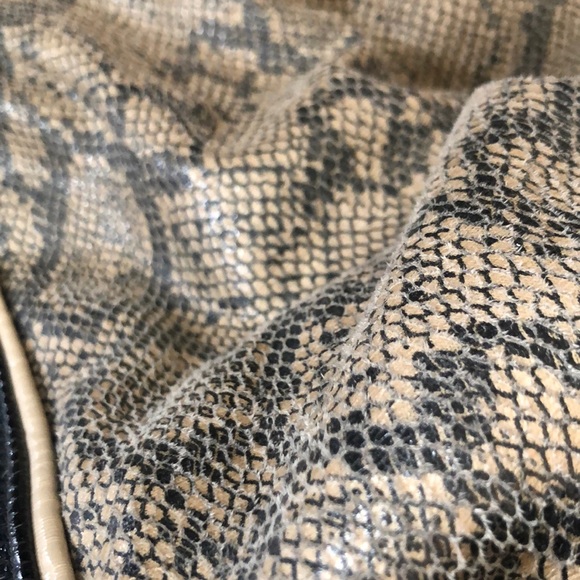 Snake skin tote - Picture 4 of 5